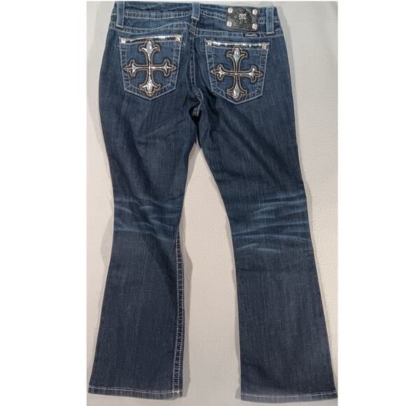 Miss Me Easy Boot Jeans 28 x 29 Mid Rise Dark Wash Cross Embellished Pockets - Picture 7 of 8